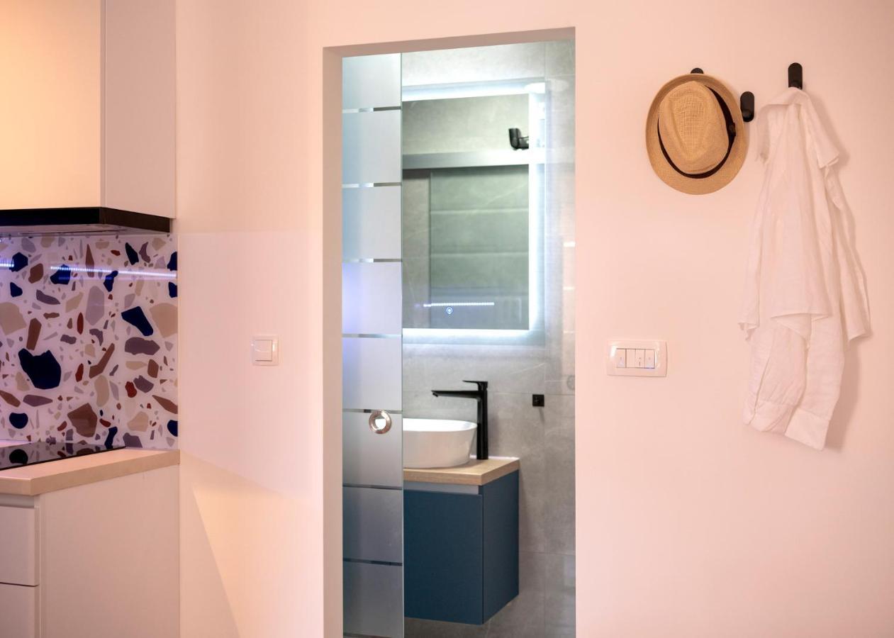 Fingerprint Central Apartment 5 Min From Center & Beach Hvar Town Exterior photo